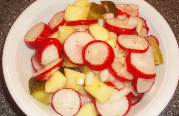 Salade de radis pomme cornichon