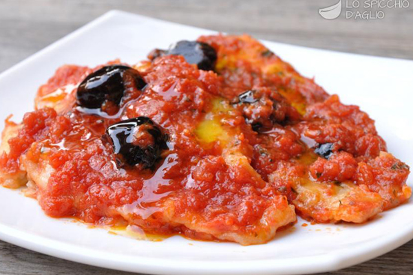 filets de poisson au coulis de tomate et olives