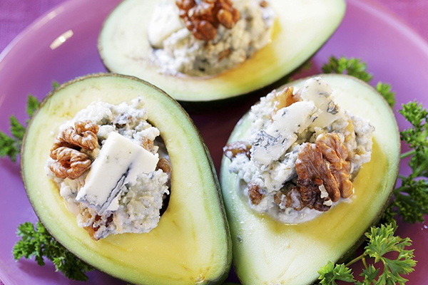 Avocat en crème de St Agur et noix