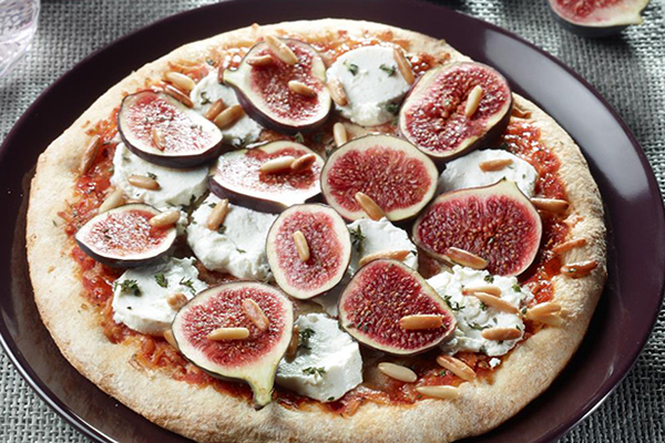 Pizza aux figues et fromage frais de chèvre 