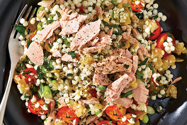 Salade de couscous au thon, citron et menthe fraiche